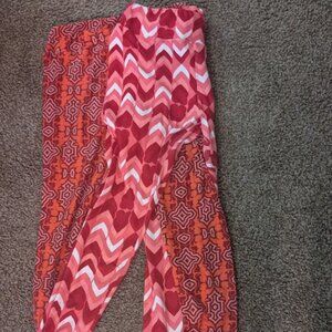 Set of 2 LulaRoe Tall&Curvy Valentine Leggings